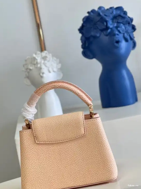 CAPUCINES VUITTON LOUIS MINI 0613